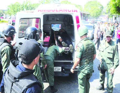 At least 25 dead and 50 injured in Venezuelan prisons after an inspection led by authorities to relatives and inmates