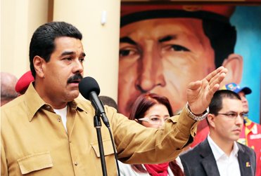 4 Maduro honra a Chávez, Cuartel de la Montaña 05-08-2013 (ABN)