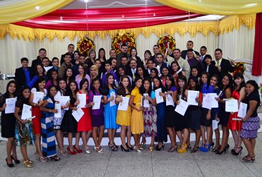 4 Graduados Ministros del altar