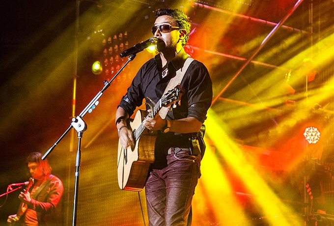 3 Alex Campos en concierto (Archivo de su web)