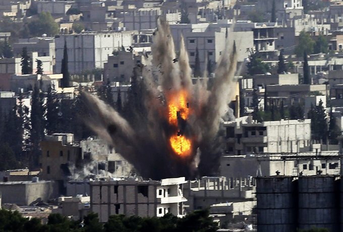 EL EI DISPARA COHETES CONTRA EL PASO FRONTERIZO ENTRE KOBANI Y TURQUÍA