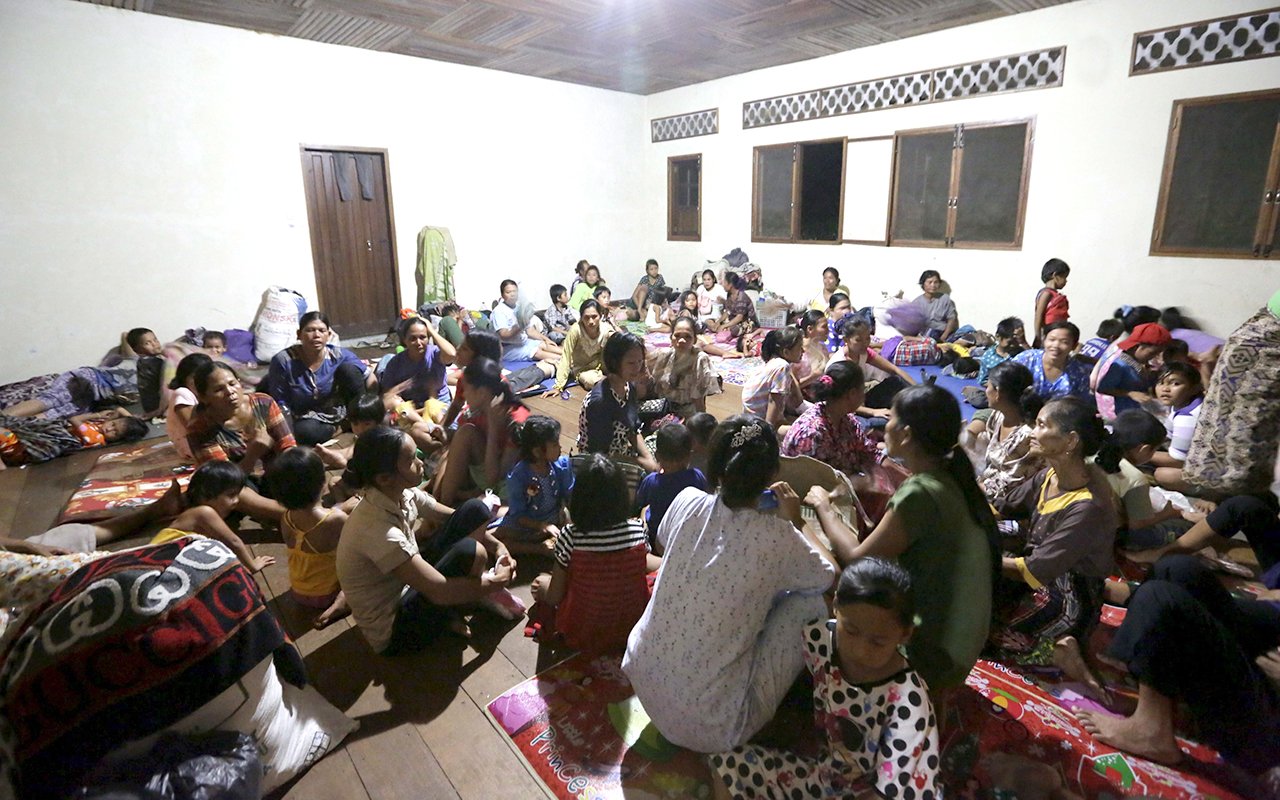 15-Cierre-de-iglesias-en-Indonesia-(EFE)-WEB