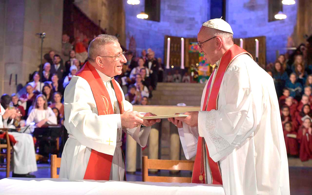 6-el-papa-y-younan-oficiando-la-misa-ecumenica-efe-jpg-web1