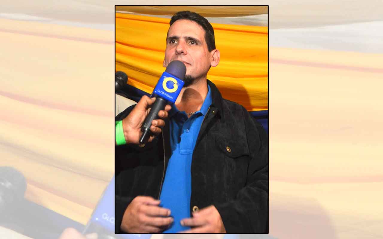 3-(1)-Vigilia-de-Oración,-pastor-Yllaramendi-WEB