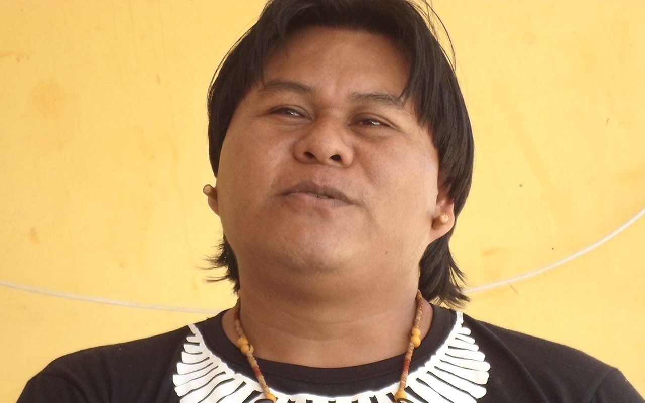 7 Indígena traduce la Biblia, Silverio Orewawe WEB