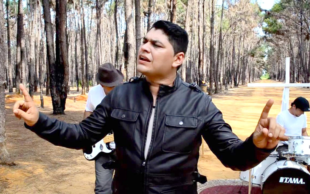 El venezolano Kike Quintero nos presenta _Me asombra tu amor_ WEB
