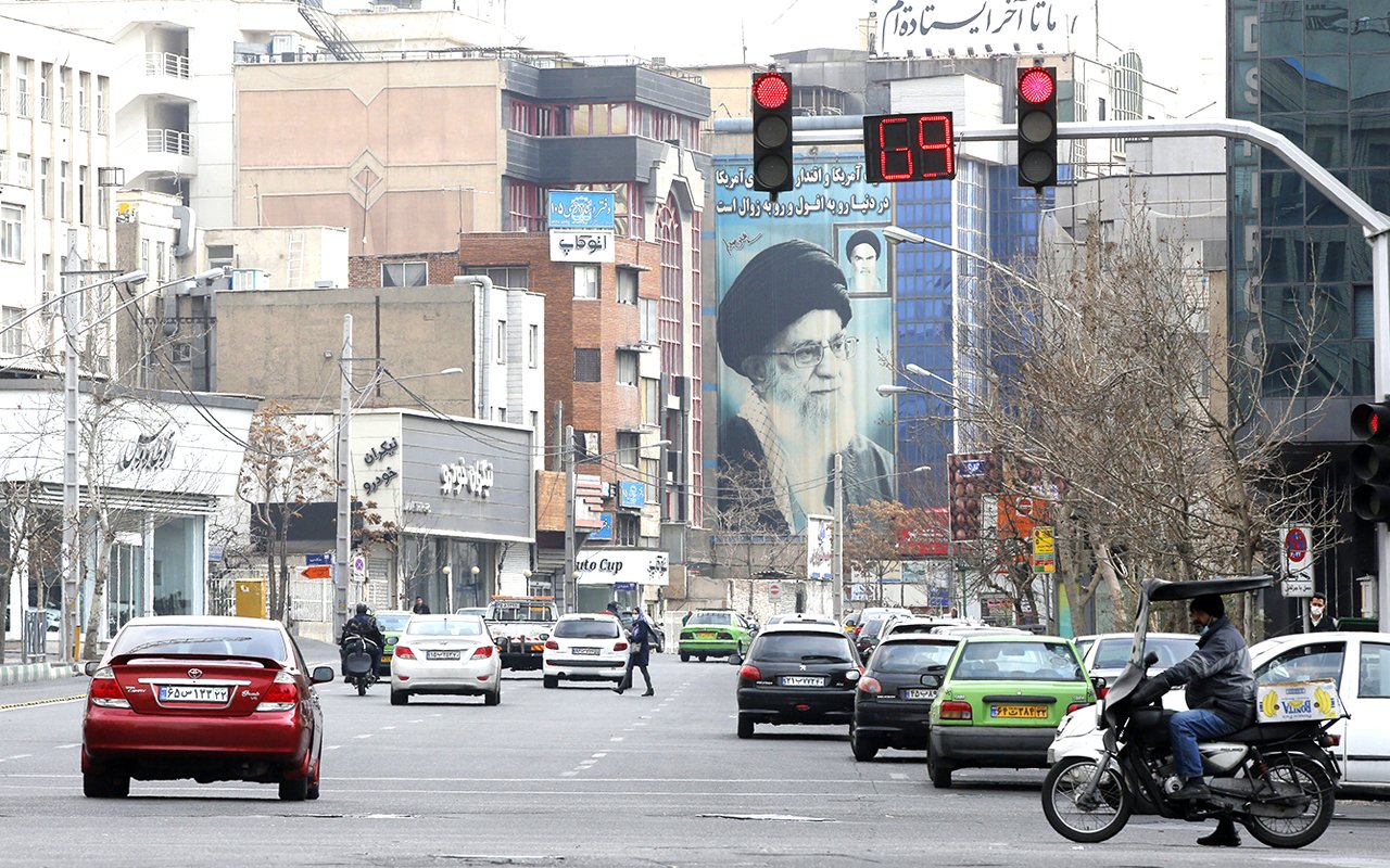 Condenan a tres cristianos en Irán (EFE) WEB