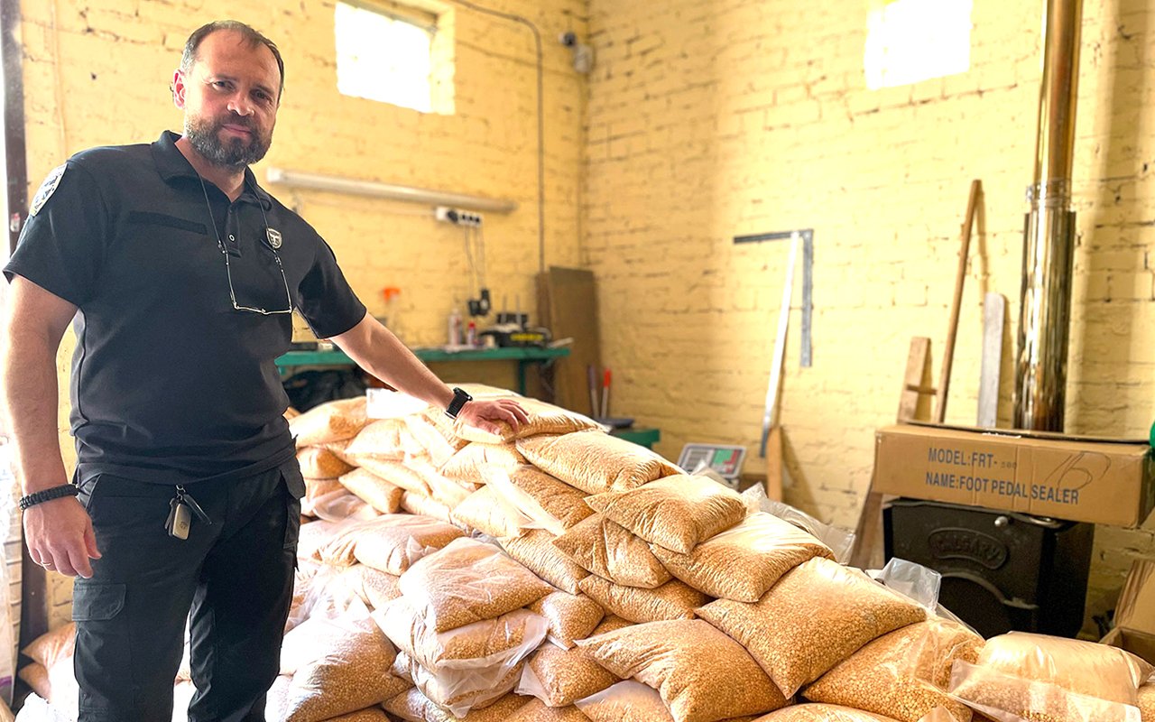 Samaritan's Purse está proveyendo comida y otros artículos a familias sufrientes en Ucrania (1) WEB