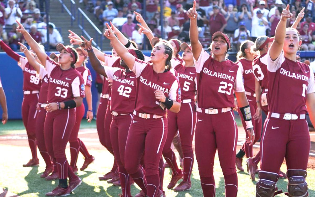 Las jugadoras de softbol de Oklahoma alaban a Jesús por su alegría y libertad antes de ganar la Serie Mundial Universitaria WEB