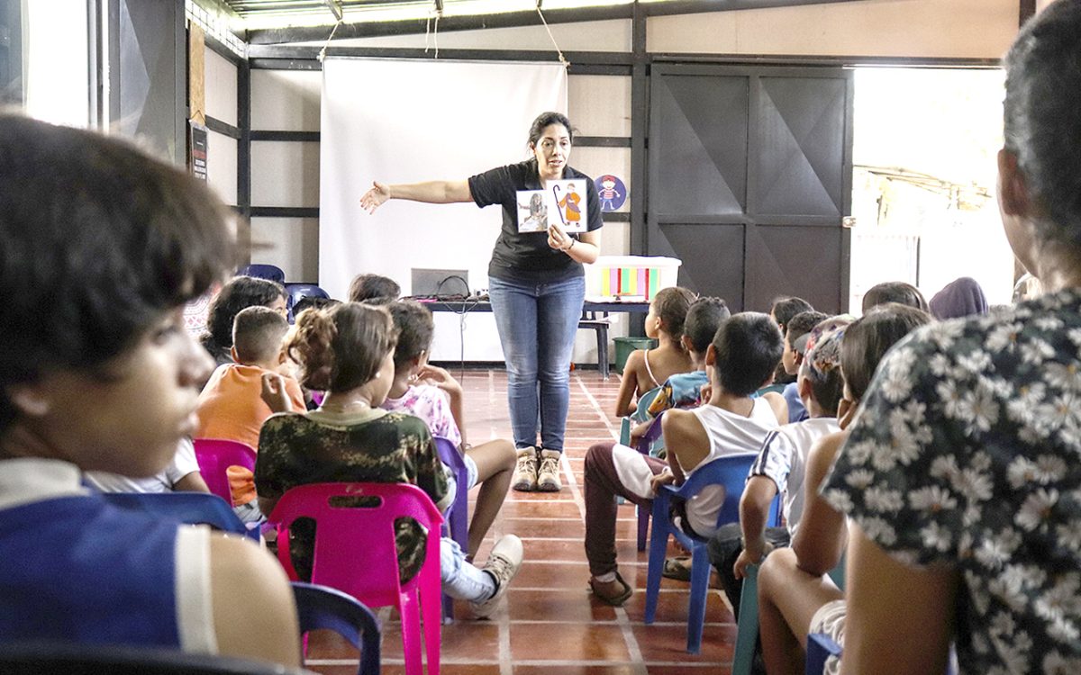 Organización humanitaria enseña valores bíblicos a niños venezolanos en Colombia (Samaritans Purse) WEB