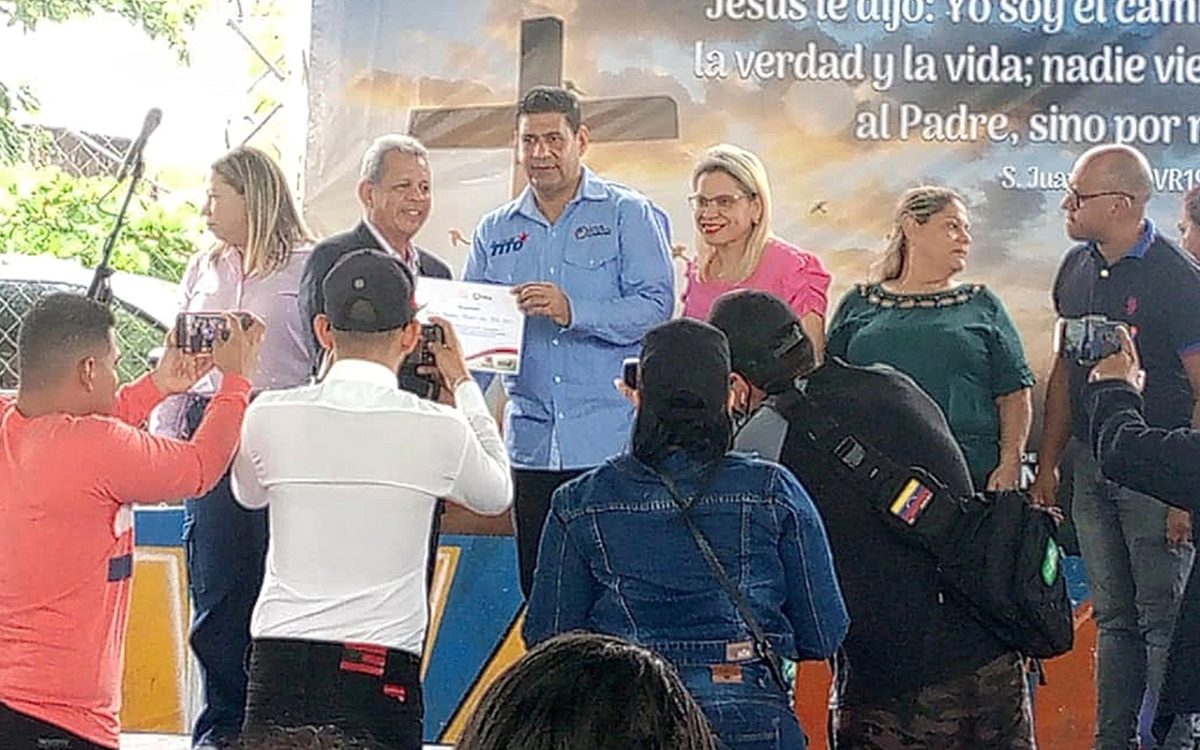 Municipalidad de Caroní reconoce trayectoria ministerial de pastores evangélicos WEB