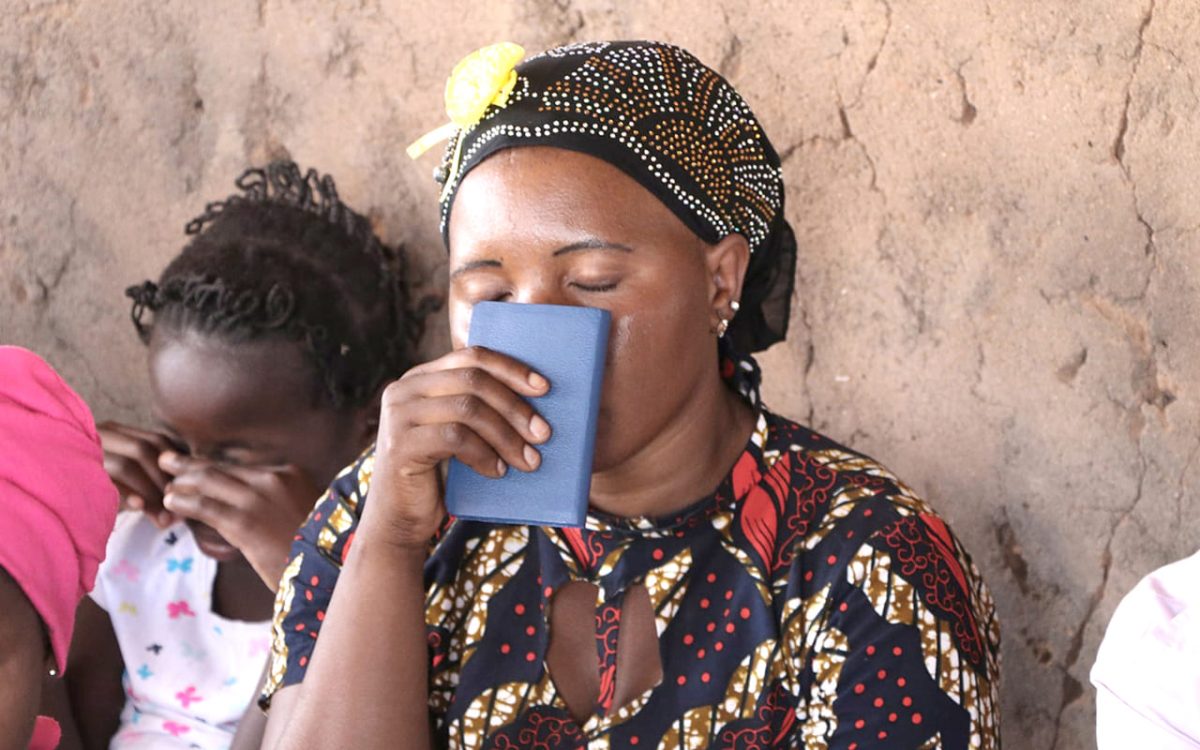 Militantes del ISIS capturan a cristianos en Mozambique y los degollan WEB