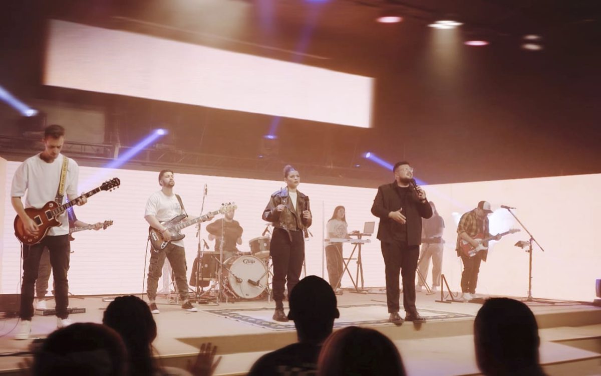 La Catedral estrena su versión estilo rock de 'Yo navegaré' WEB