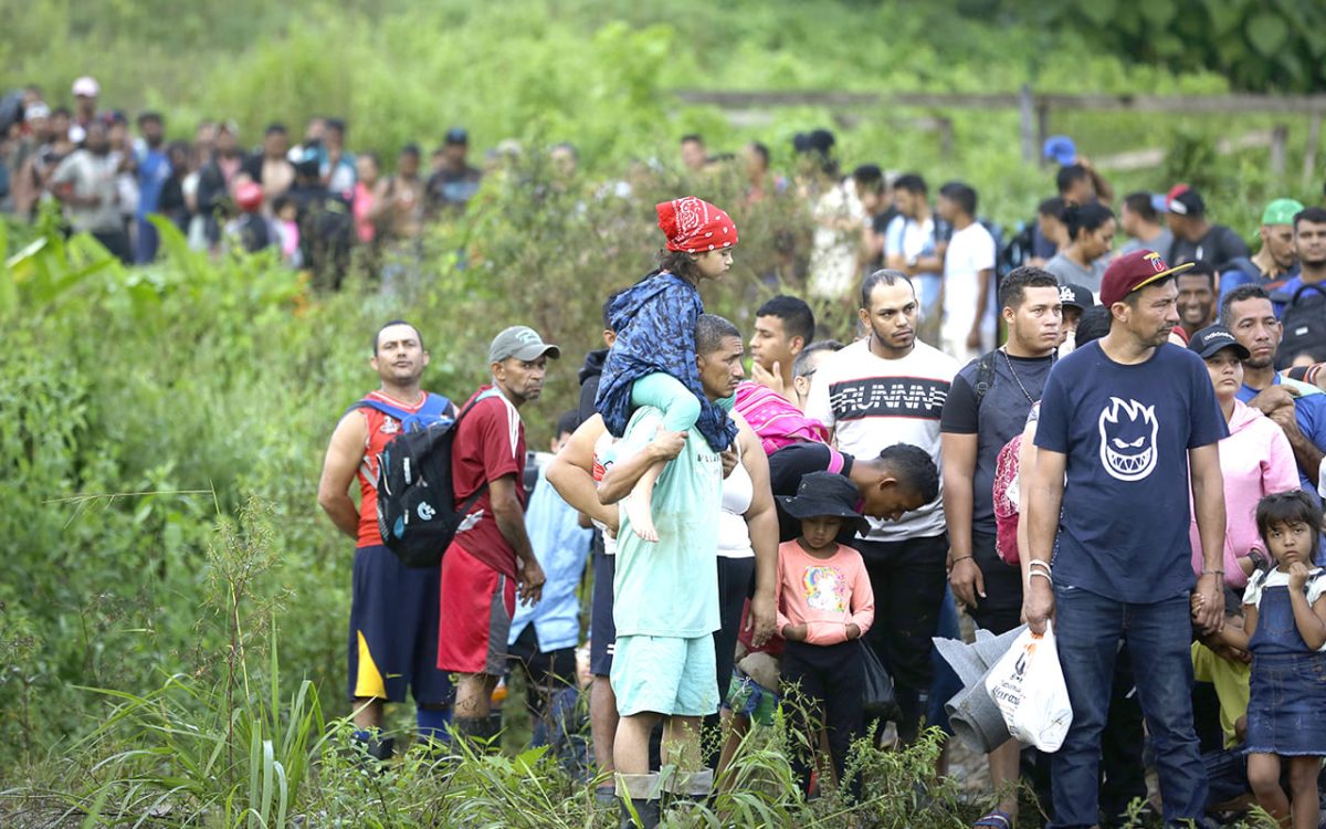 Encuestadora Delphos Hasta 3,7 millones de venezolanos podrían migrar en 2025 (EFE) WEB