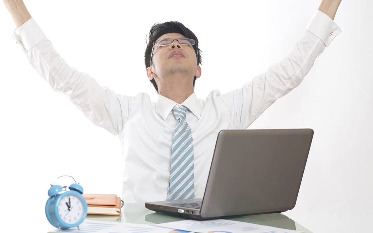 Mientras trabajas en tus metas, Dios está trabajando en ti (Freepik) WEB