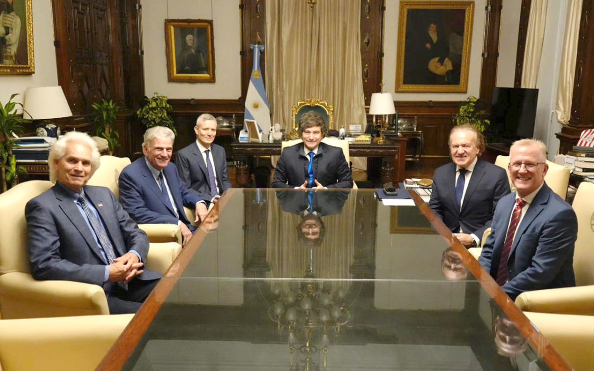 Franklin Graham se reúne con el presidente Milei y celebra cruzada con cerca de 75000 personas en el estadio Vélez (1) WEB