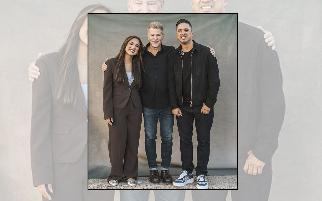 Paul Baloche presenta _Contempladle_ la versión en español de _Behold Him_ junto a Josh y Waleska Morales WEB