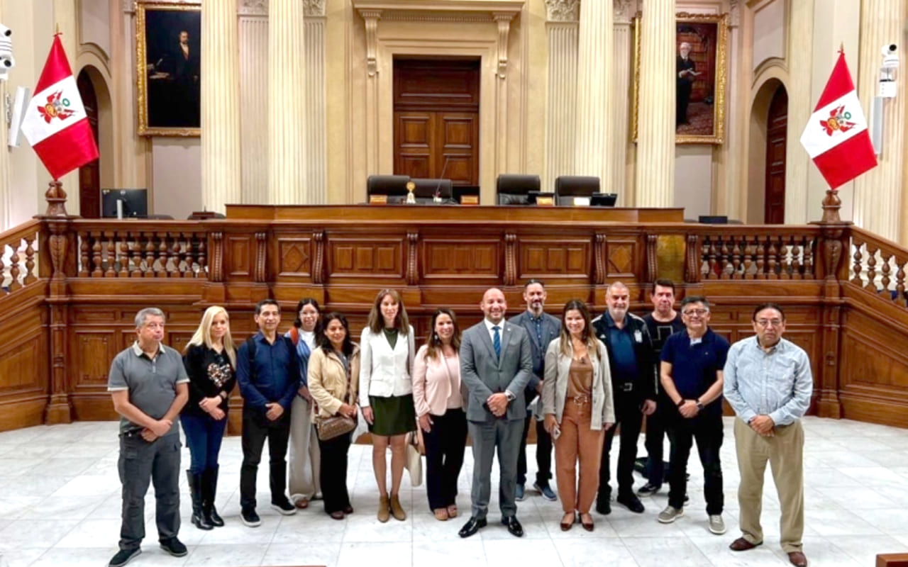 Periodistas cristianos de Latinoamérica se reúnen en Lima y dialogan con el vicepresidente del Congreso peruano WEB