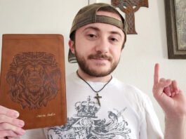 Atticus Shaffer, actor de The Middle aprende a confiar en Dios cuando las respuestas no llegan