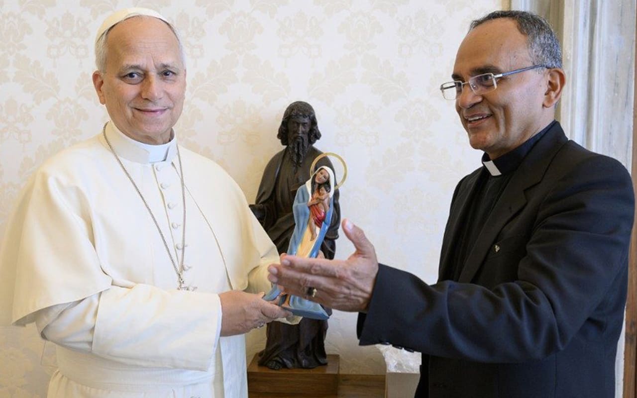 El Papa León recibió una imagen de 'Nuestra Señora de la Amazonía' WEB