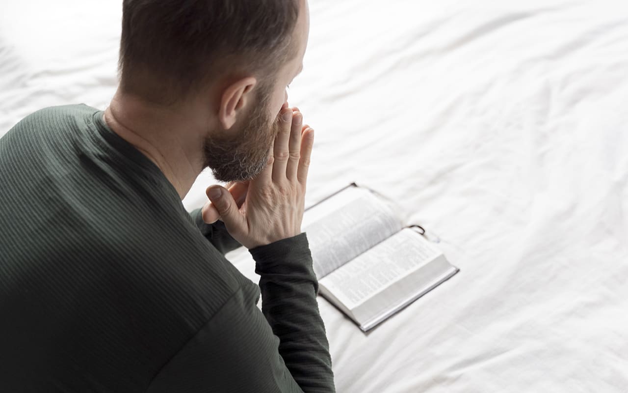 Huye de la religiosidad controlada (Freepik) WEB